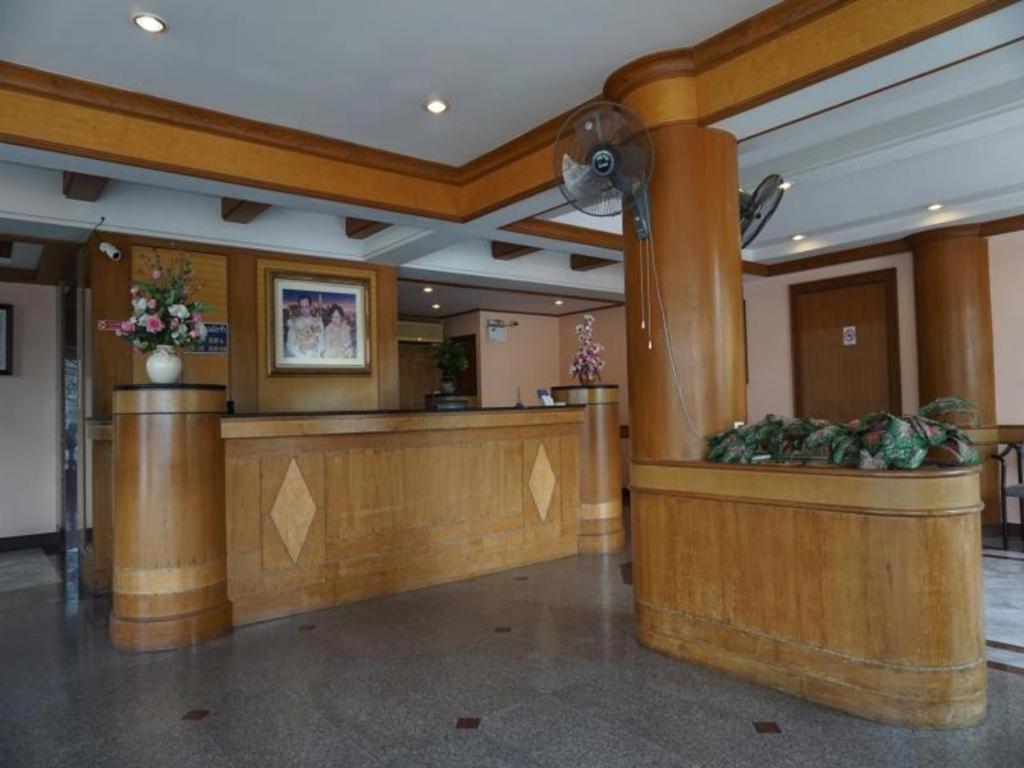 Tanaphat Hatyai Hotel Hat Yai Ngoại thất bức ảnh